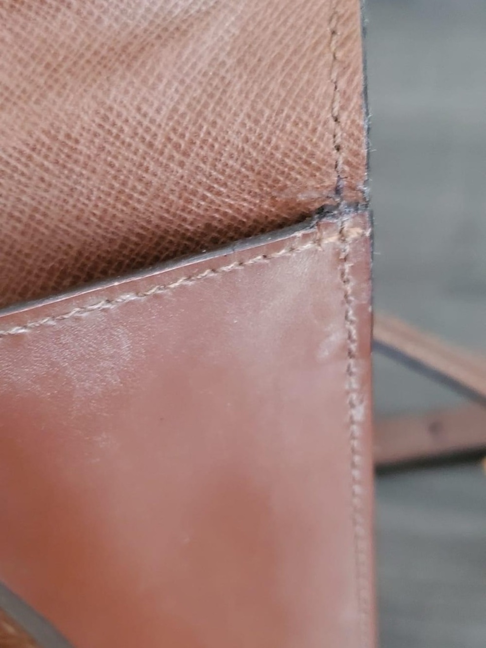 Louis Vuitton Monceau 28 Satchel with Brass color hardware. Great project bag - Picture 9 of 16